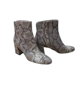 Boots Ankle Heels By Chinese Laundry  Size: 8.5