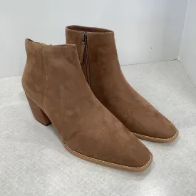 Boots Ankle Heels By Cma In Brown, Size: 10
