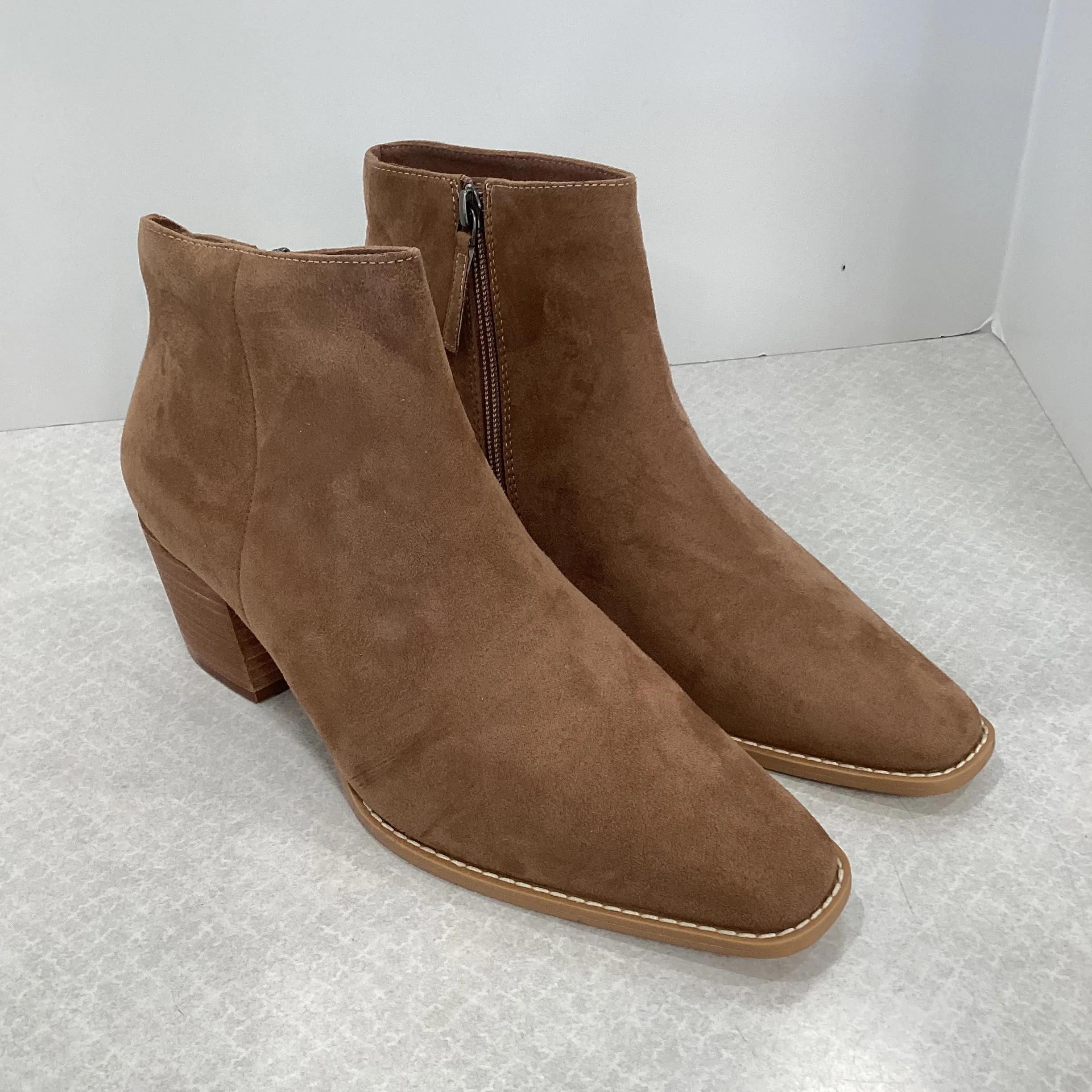 Boots Ankle Heels By Cma In Brown, Size: 10