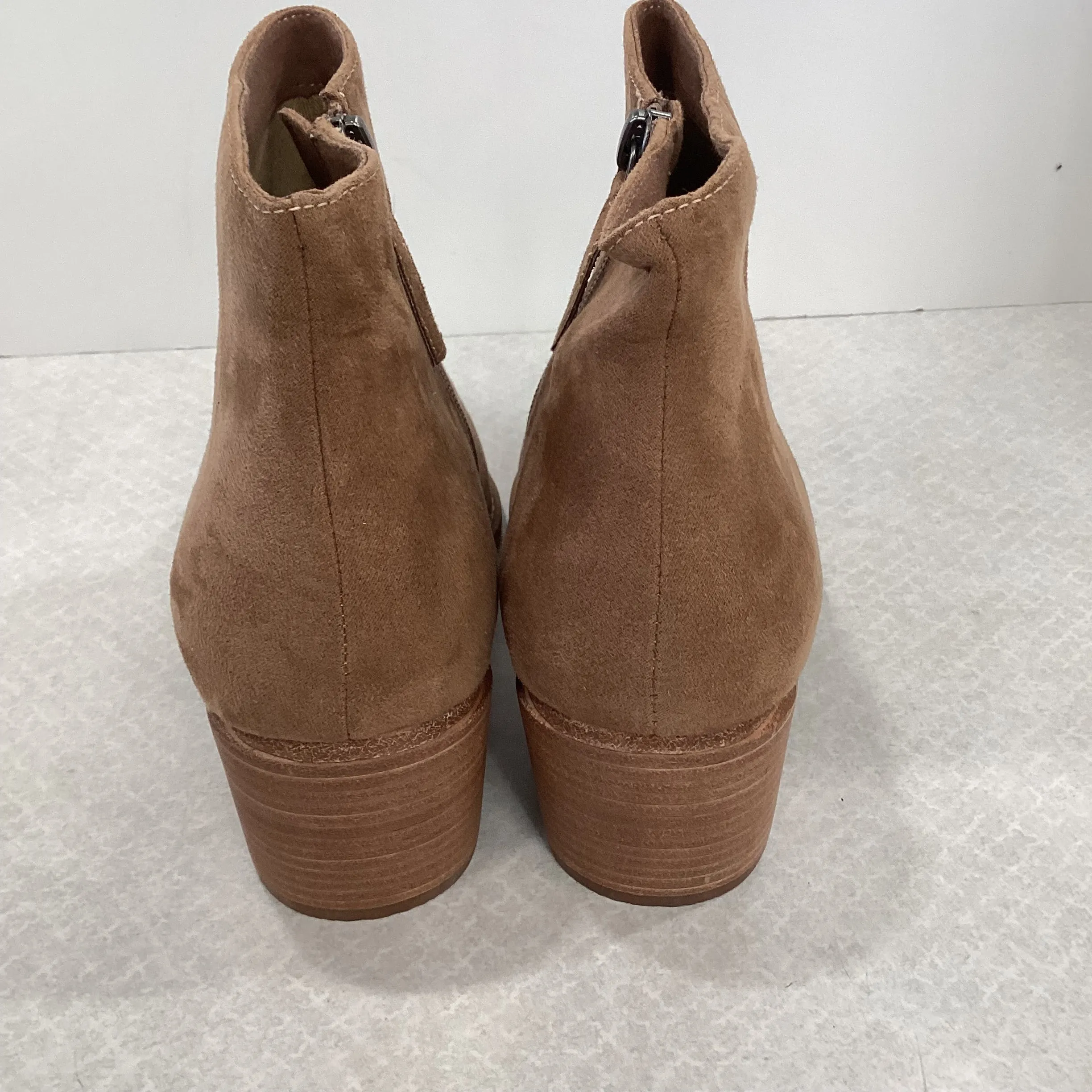 Boots Ankle Heels By Cma In Brown, Size: 10
