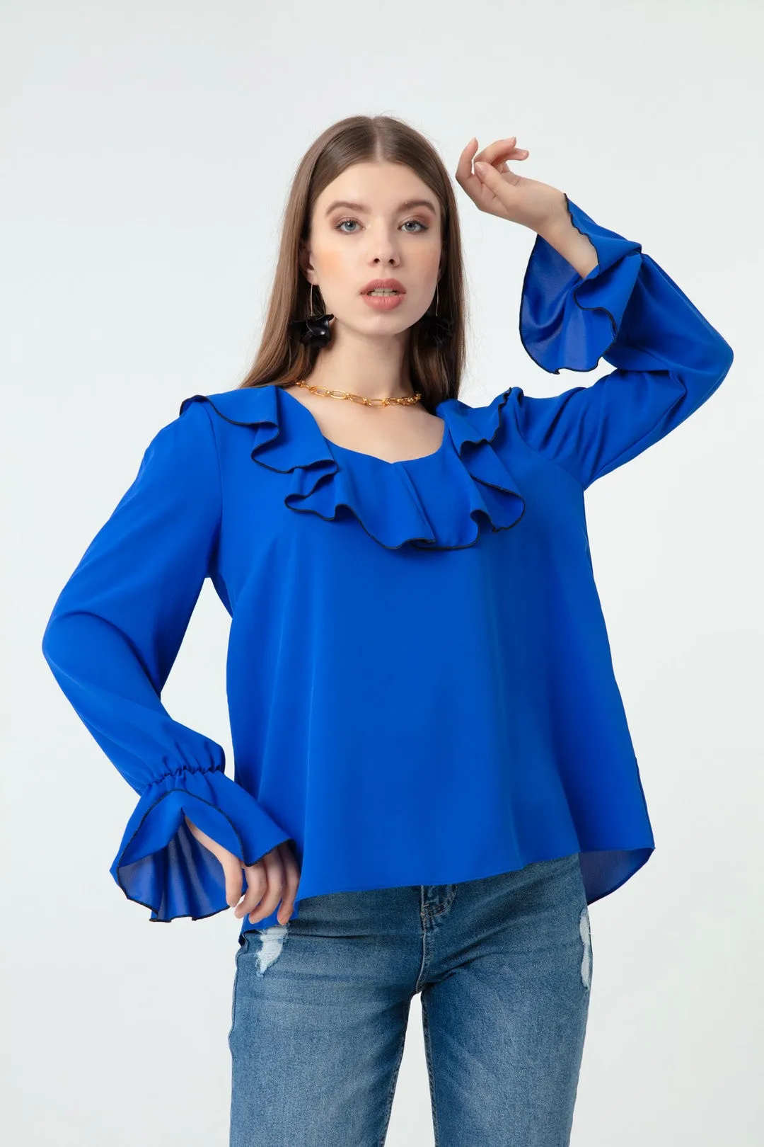 Female Collar And Arms Flywheel Blouse