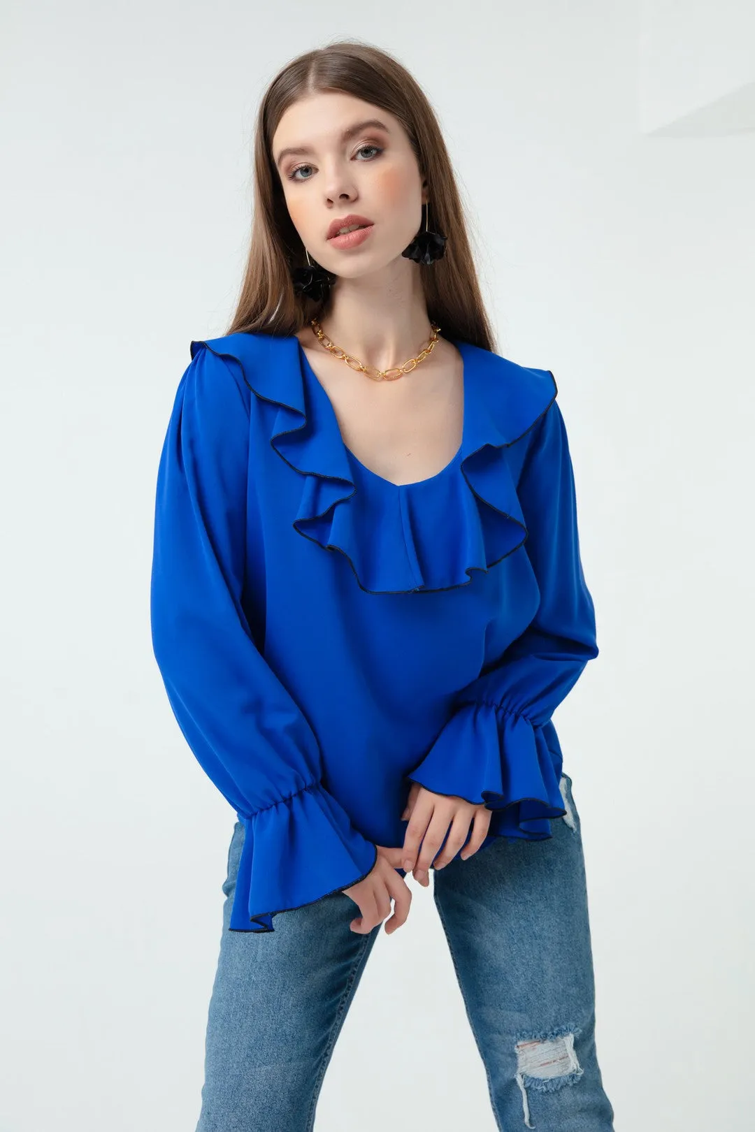 Female Collar And Arms Flywheel Blouse