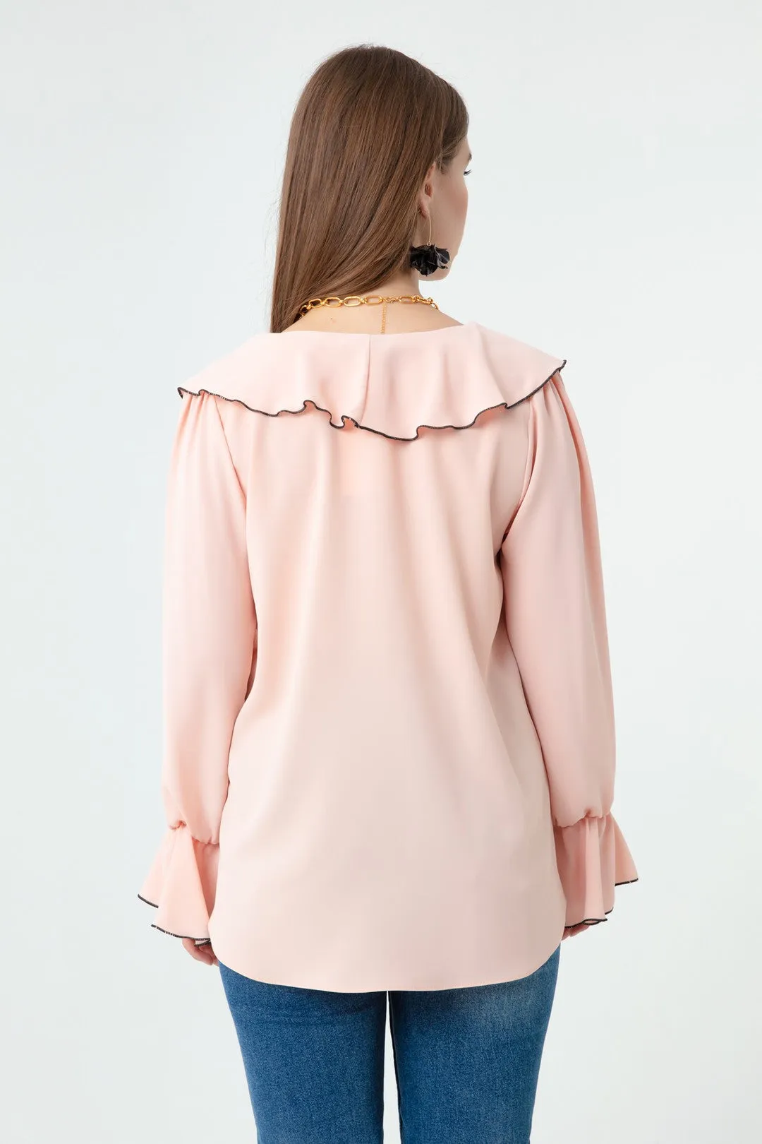 Female Collar And Arms Flywheel Blouse
