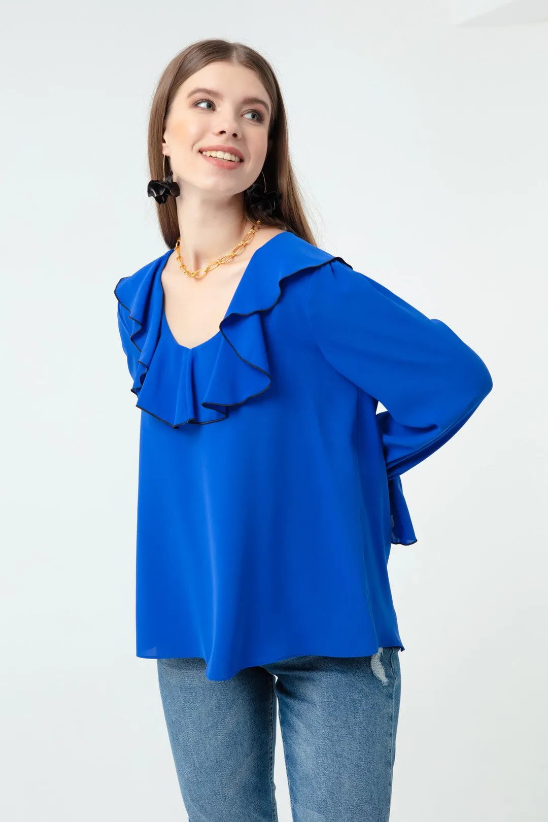 Female Collar And Arms Flywheel Blouse