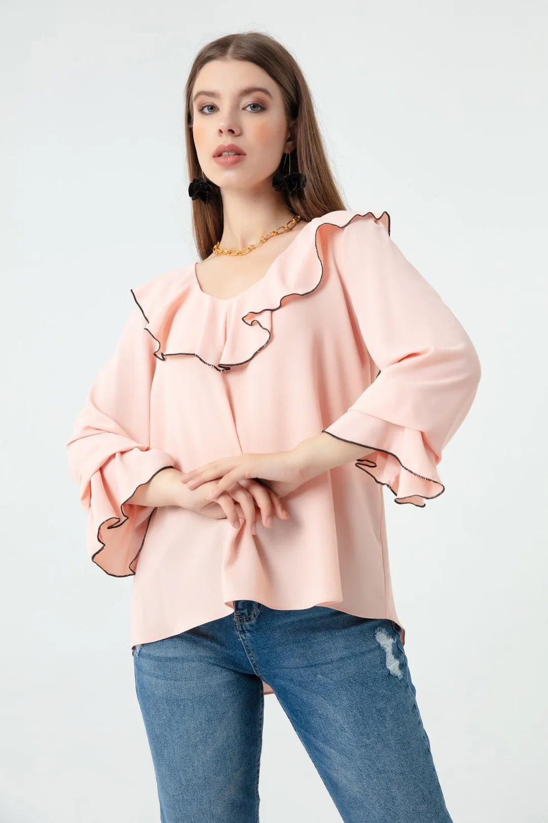 Female Collar And Arms Flywheel Blouse