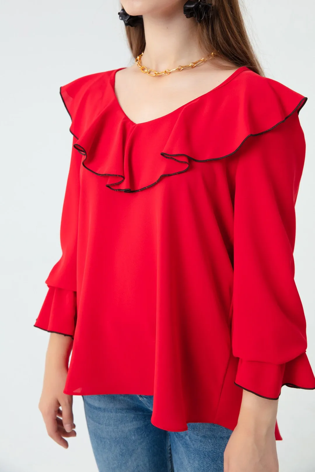 Female Collar And Arms Flywheel Blouse