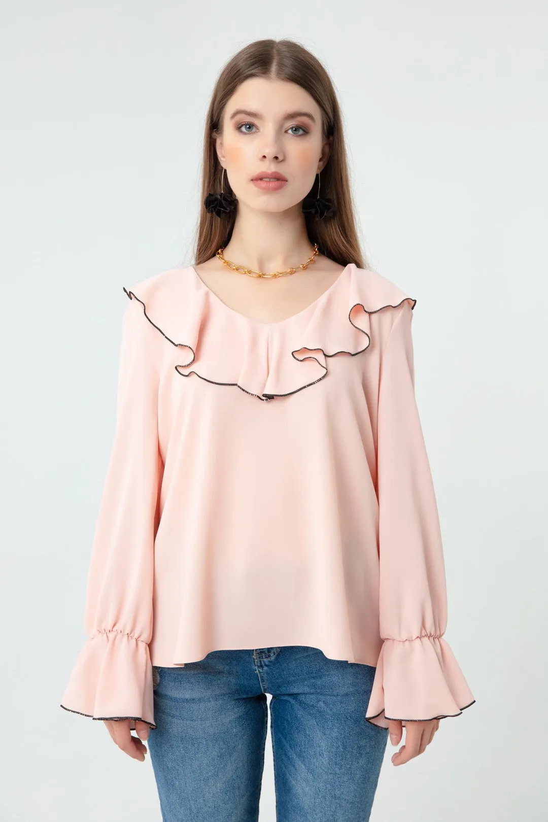 Female Collar And Arms Flywheel Blouse