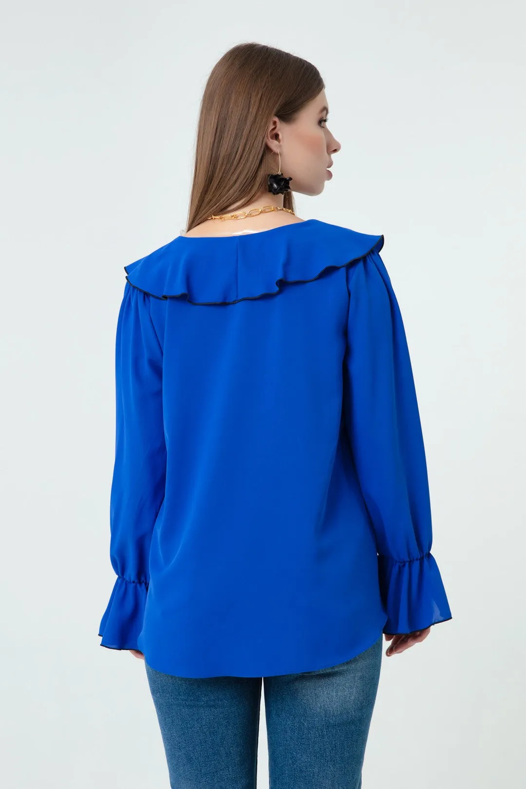 Female Collar And Arms Flywheel Blouse
