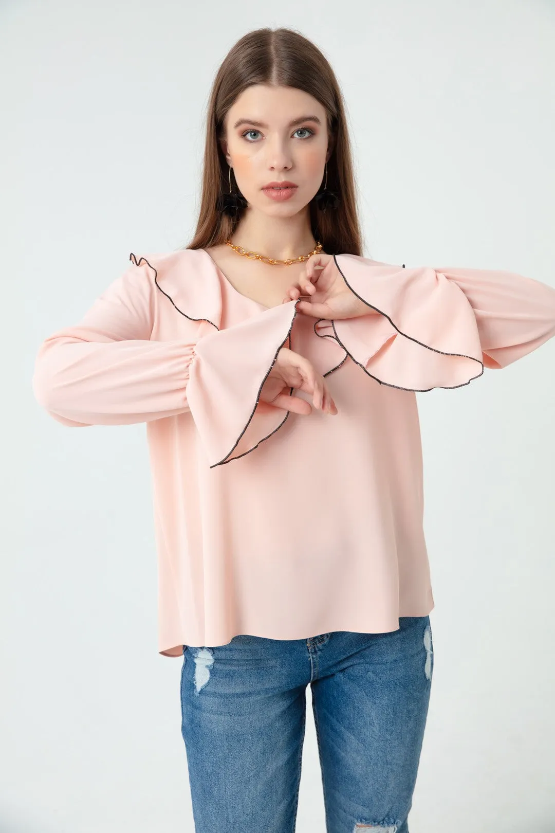 Female Collar And Arms Flywheel Blouse