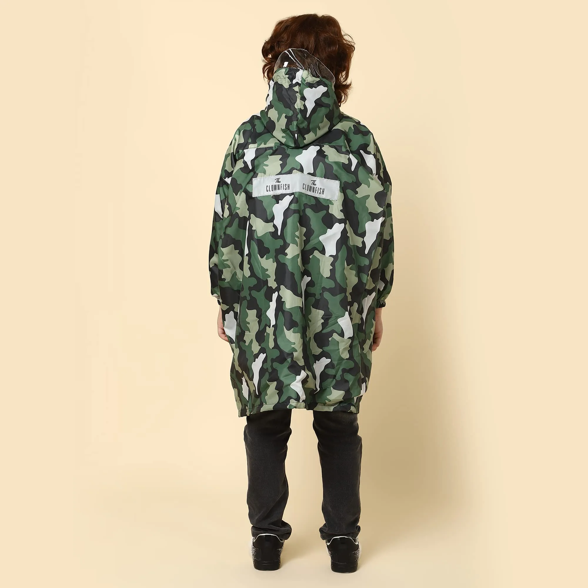 THE CLOWNFISH Cannon Series Kids Waterproof Nylon Double Coating Reversible Longcoat with Hood and Reflector Logo at Back. Printed Plastic Pouch. Kid Age-9-10 years (Green Camo)
