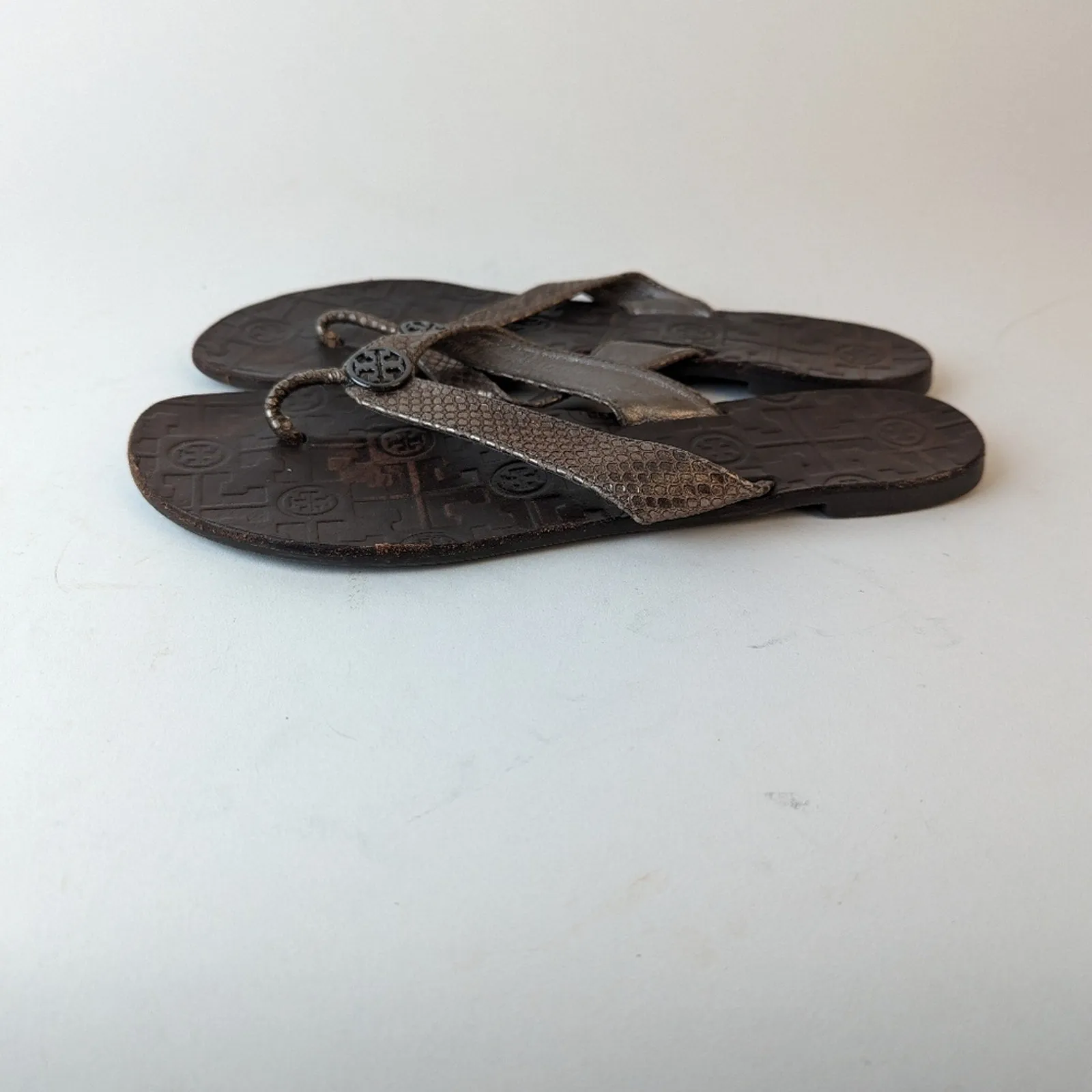 Tory Burch Thora Metallic Snakeskin Leather Flip Flops / 9