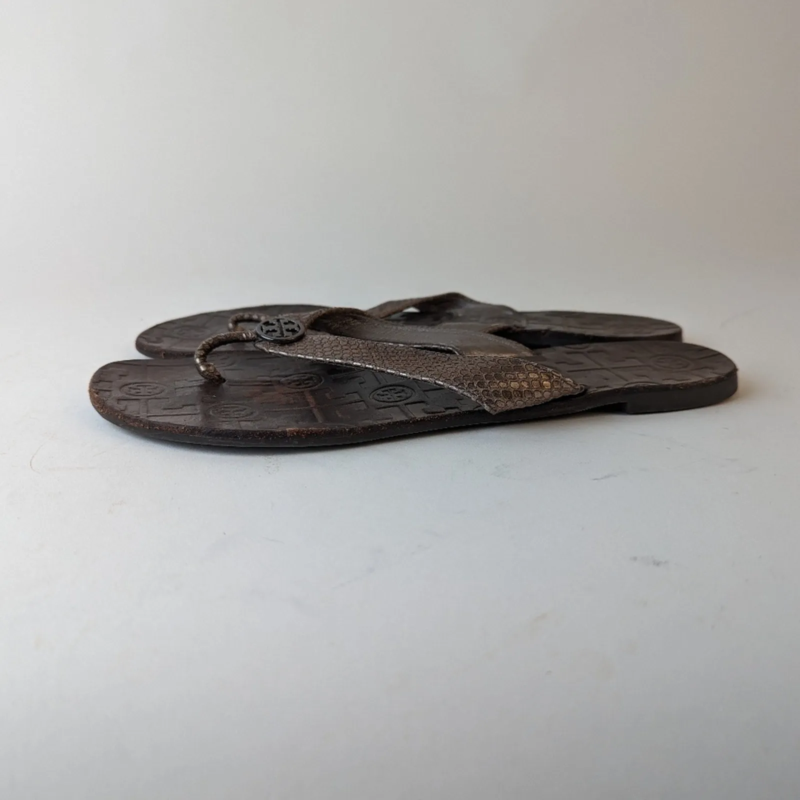 Tory Burch Thora Metallic Snakeskin Leather Flip Flops / 9